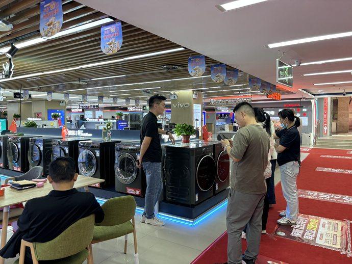 活力四射！郑州消费品“以旧换新”邂逅“十一”假期，家电销售火热